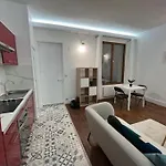 Appartement 2 Pieces Arc De Triomphe