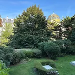 Private Bedrooms Near Eiffel Tower