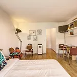 Beautiful Big Studio Apartment In Paris Rue Saint