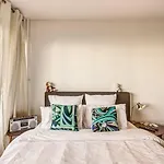 Beautiful Big Studio Apartment In Paris Rue Saint