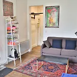 Chaleureux Studio Parisien