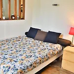 Chaleureux Studio Parisien