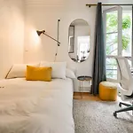 Trocadero - Genuine Apartment