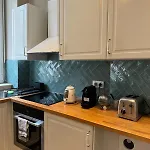 Luxurious 2 Bedroom Apartment, Located In Avenue George V