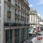Luxury 2 Bedroom Apartment - Louvre