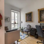 Veeve - The Library Wall