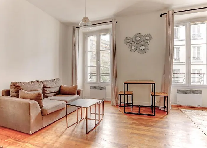 Le Valet- Paris