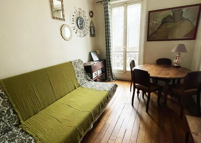 Flat In Montmartre/Abbesses