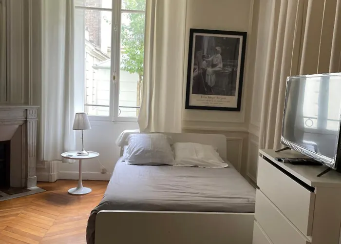 Studio A Paris Pres Du Pont Mirabeau Et Tour Eiffel