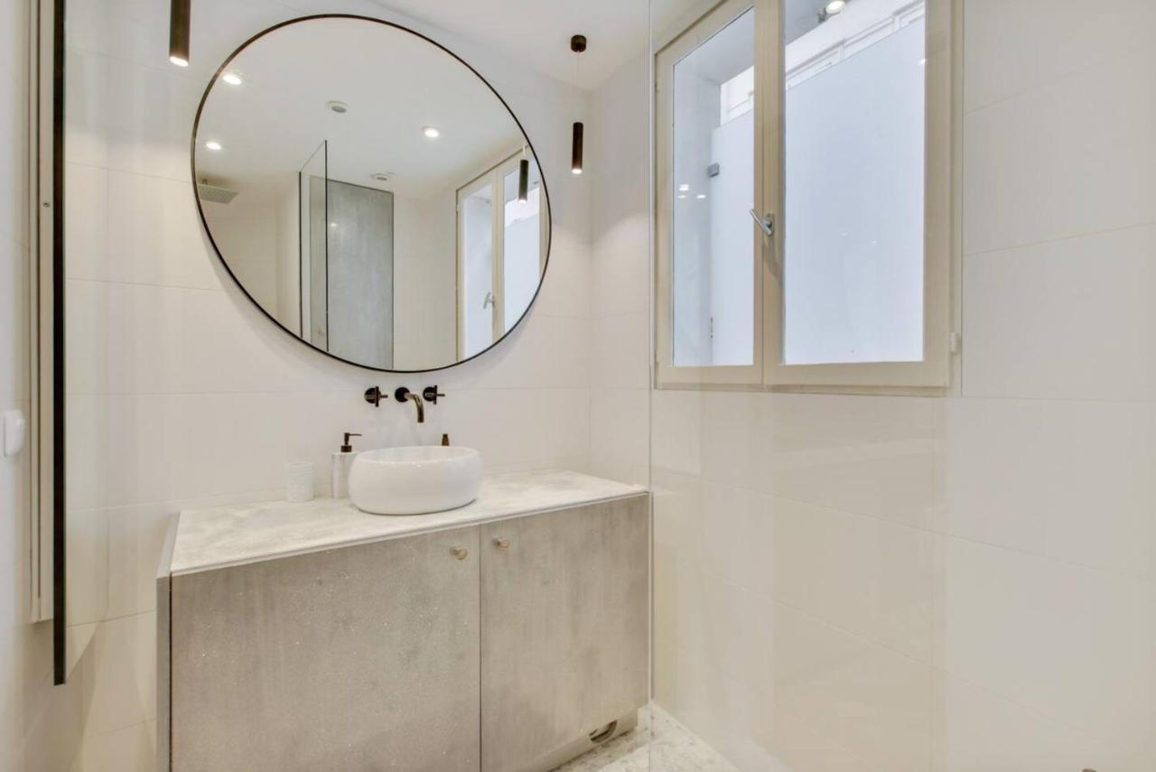 Refurbished Design Flat -near Champs-elysees * Paris