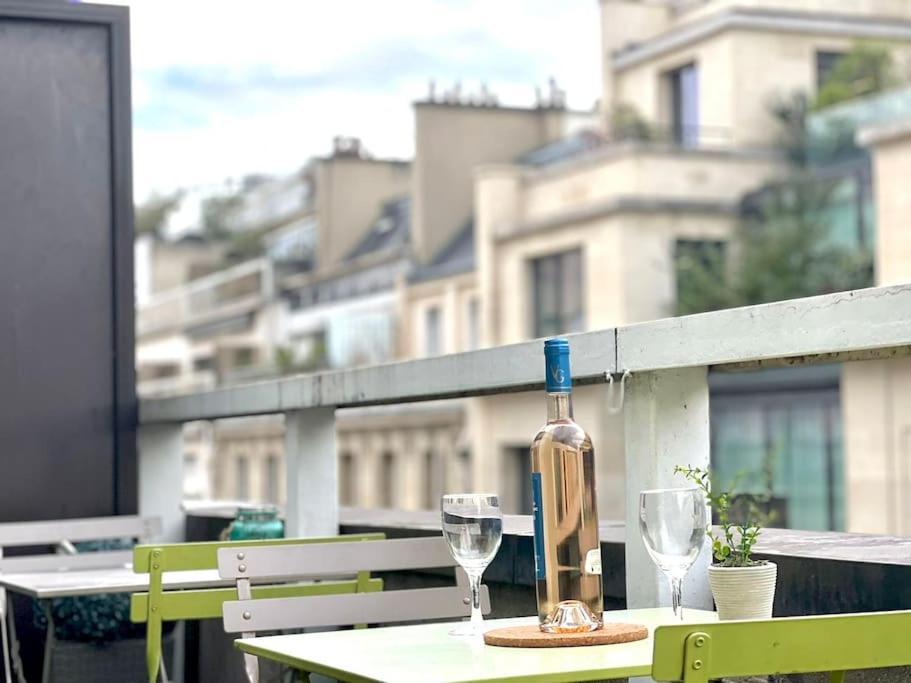 Champs Elysees-belle Terrasse, Luxueux Appartamento Parigi