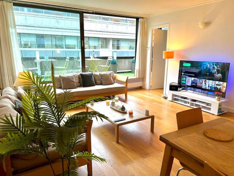 Champs Elysees-belle Terrasse, Luxueux Appartamento *