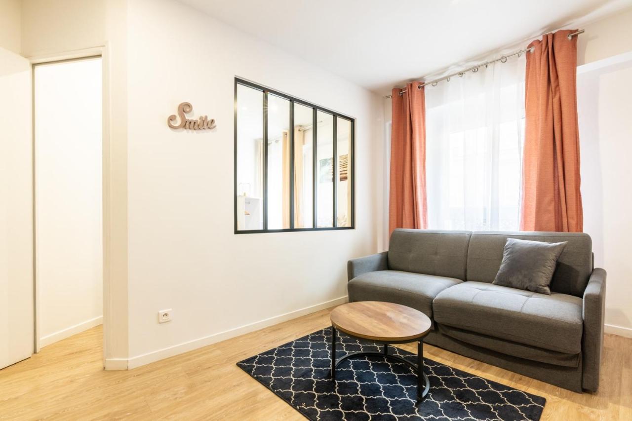 And Warm Flat For Four Or Six People In Center *