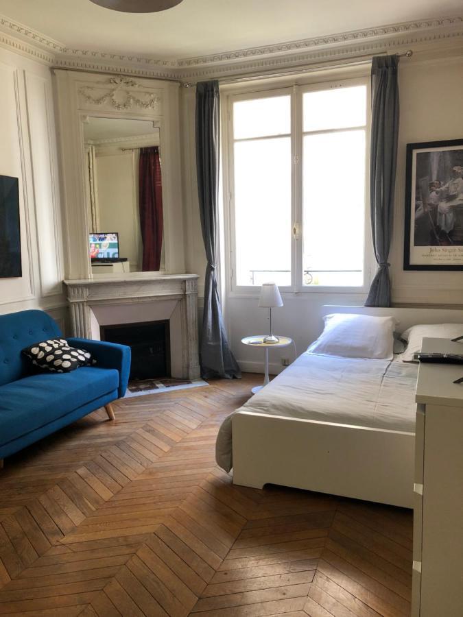 A Pres Du Pont Mirabeau Et Tour Eiffel Apartment *