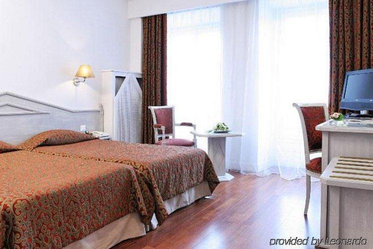 Moris Grands Boulevards Hotel