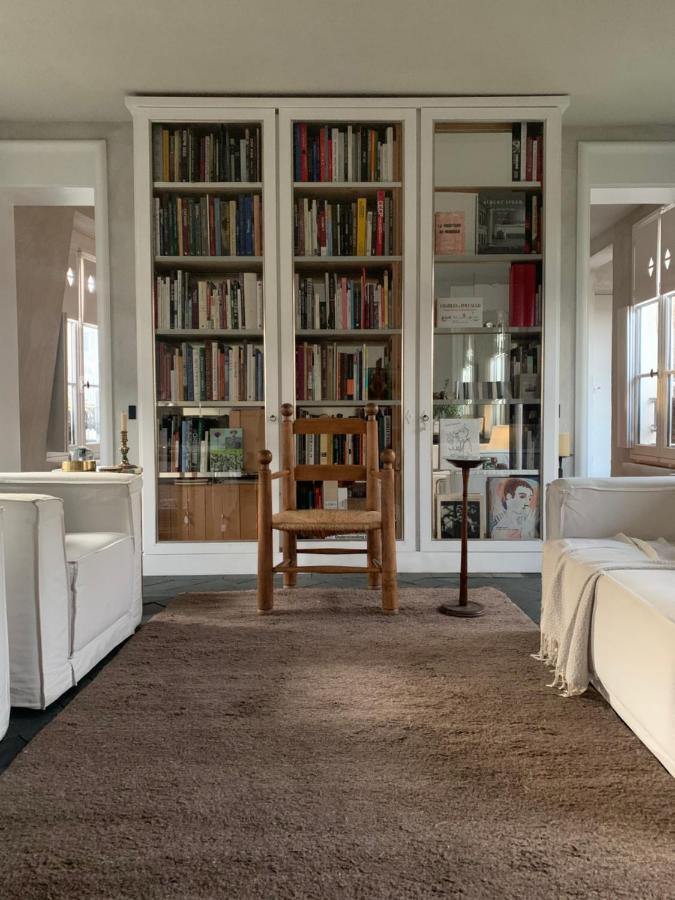 Famous Parisian Designer's Pied-a-terre In Le Marais * Parigi