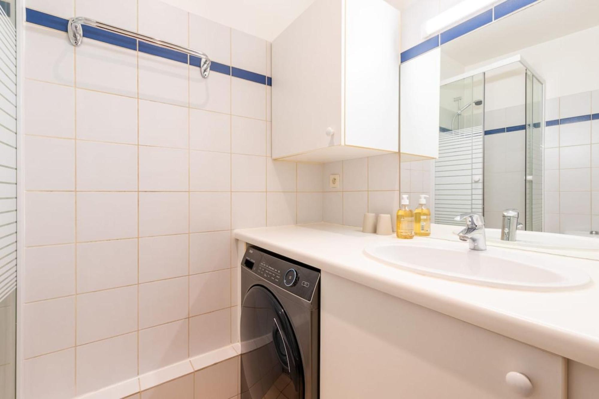 Cosy & Well-connected 1bd Apartmentsaint Lazare Appartamento