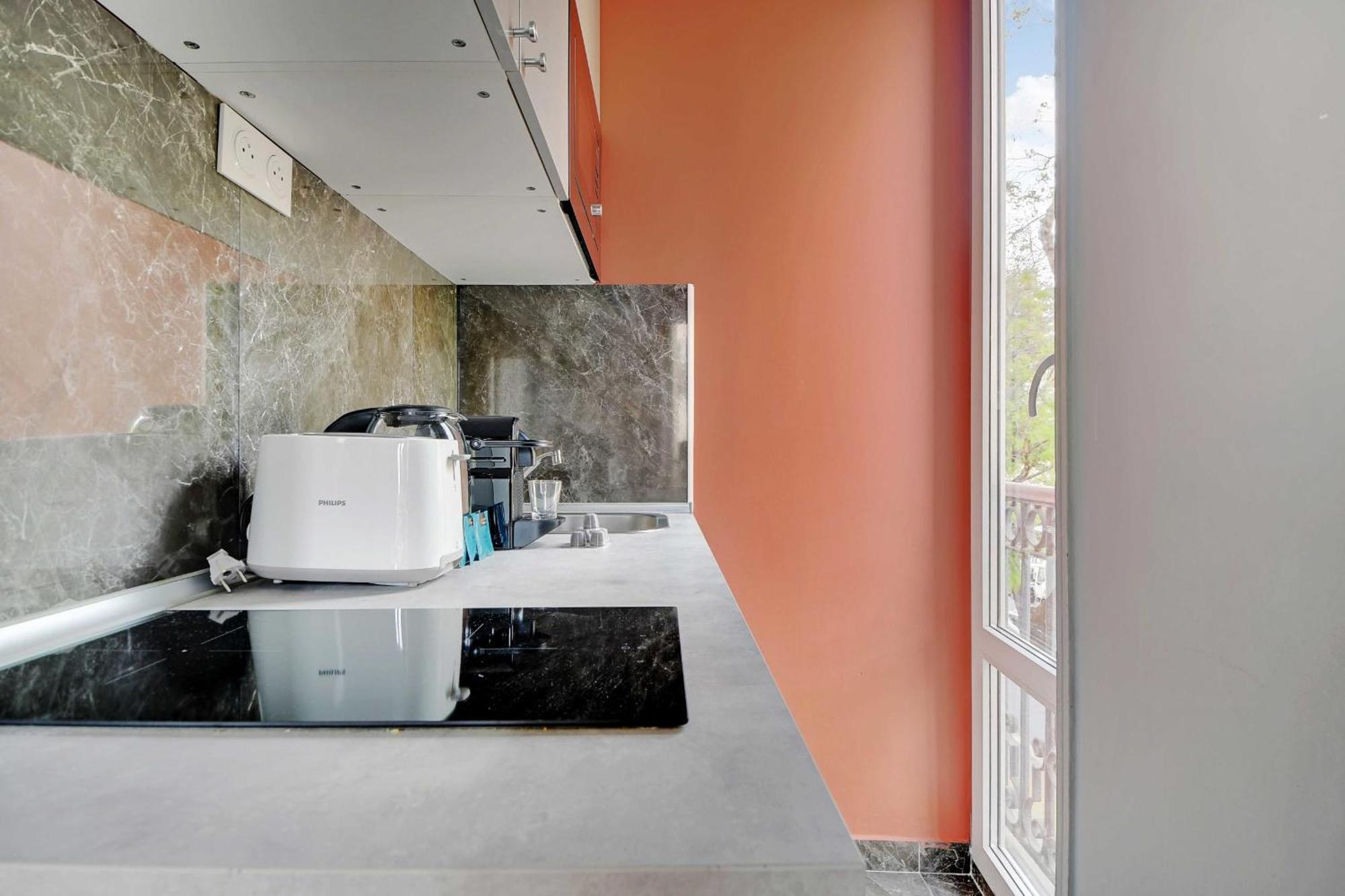 Republique - Magenta Apartment *