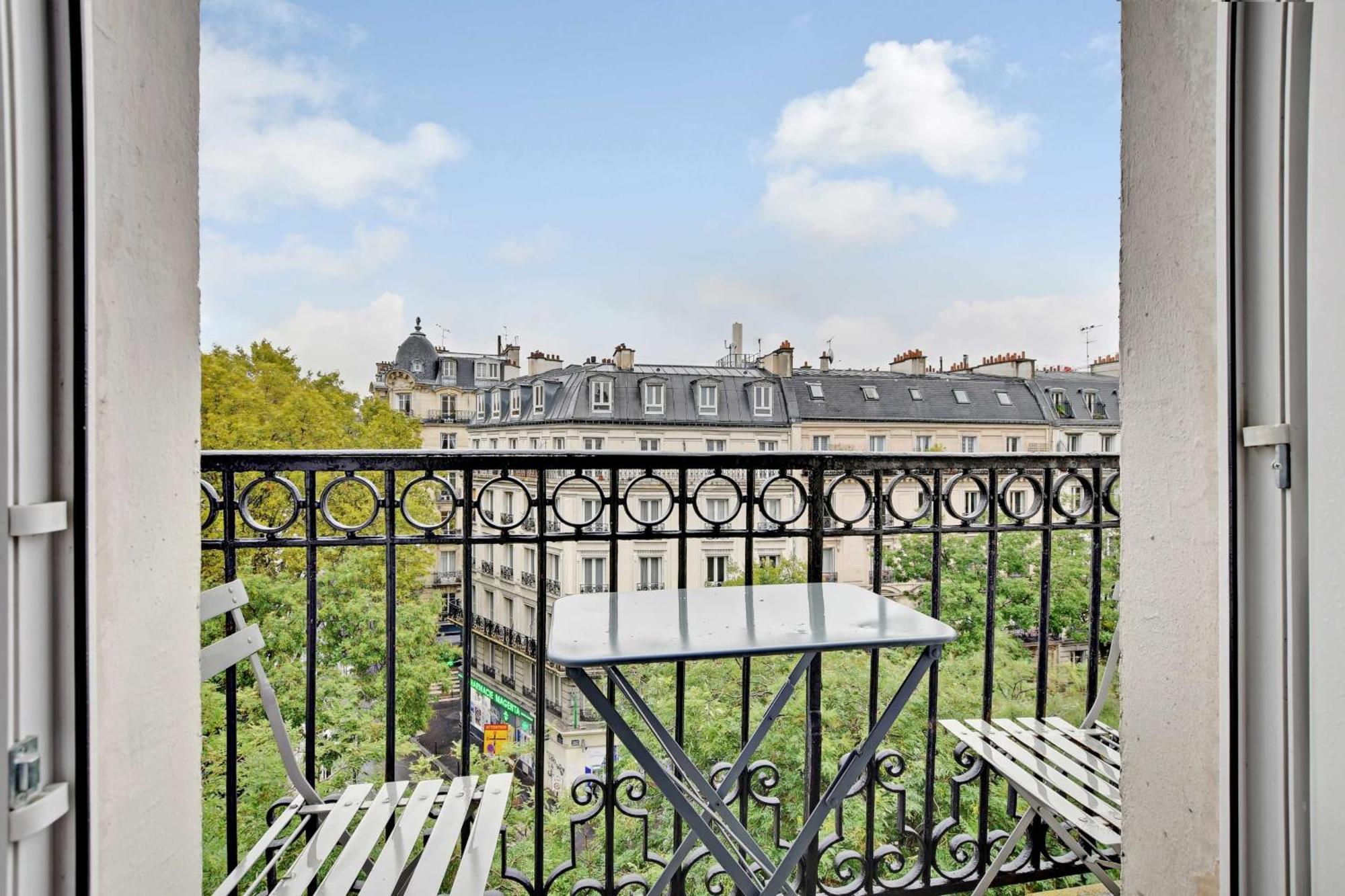 Republique - Magenta Apartment