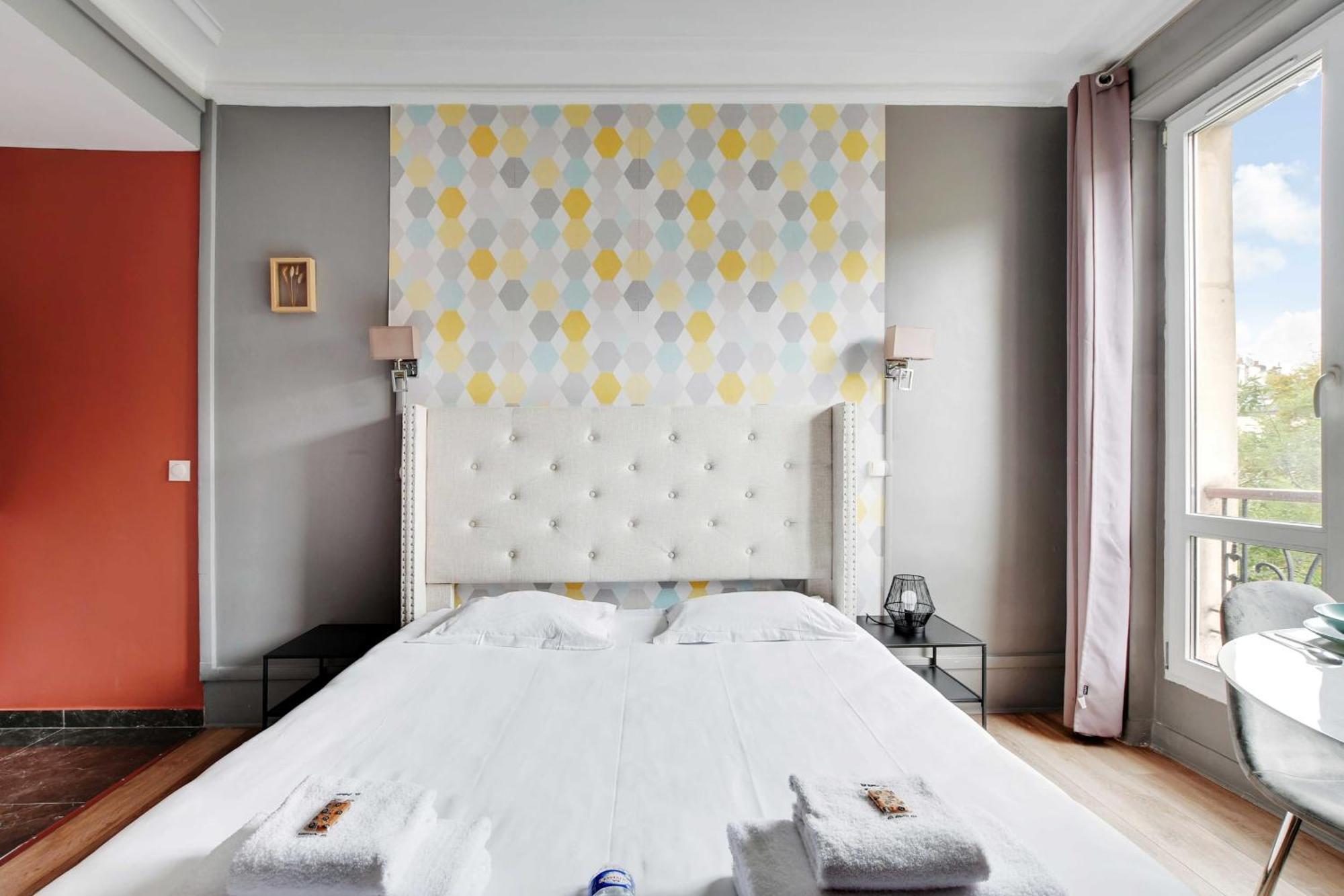 Republique - Magenta Apartment