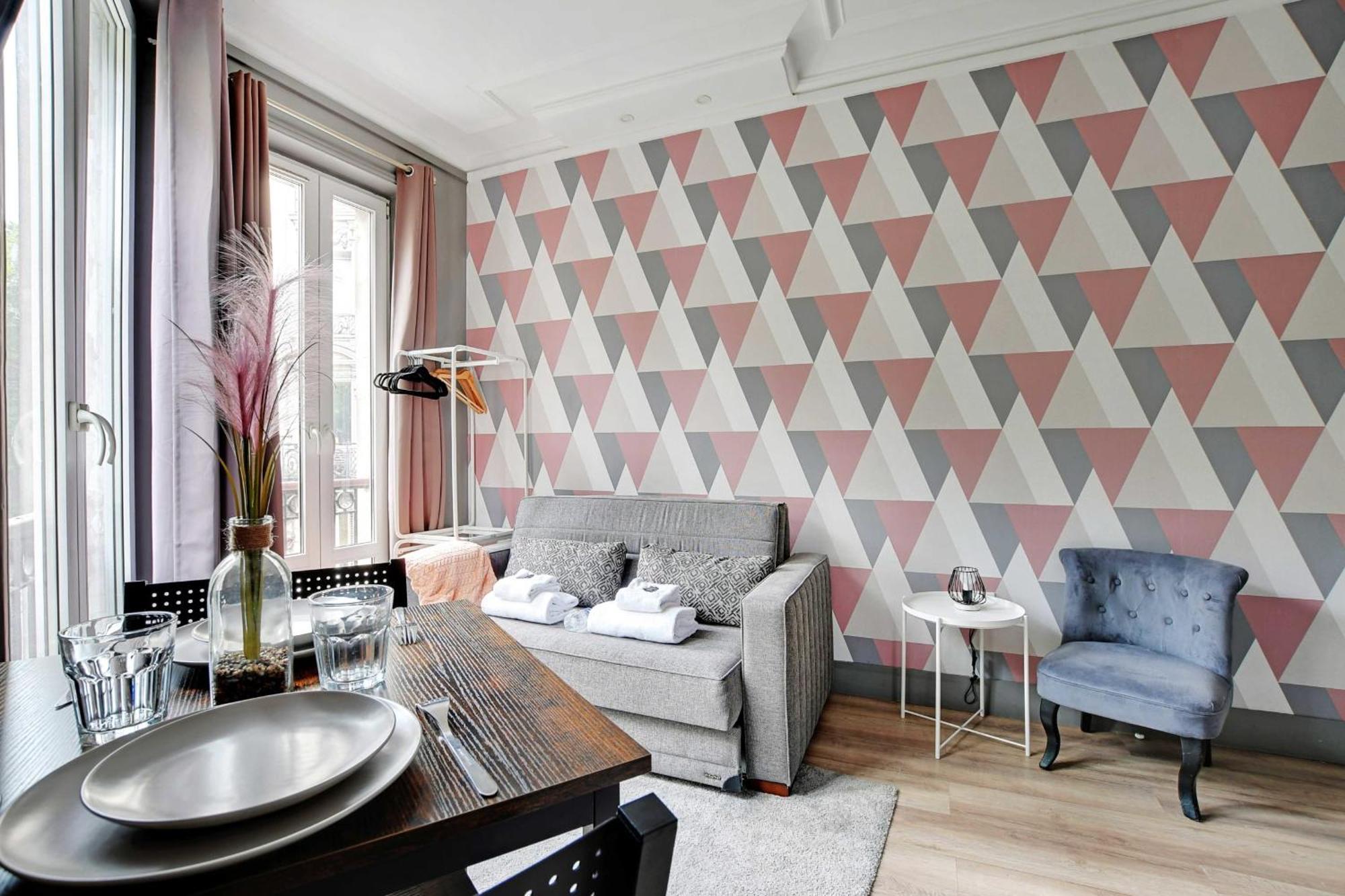 Republique - Magenta Apartment *