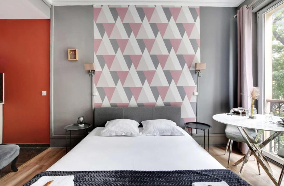 Republique - Magenta Paris