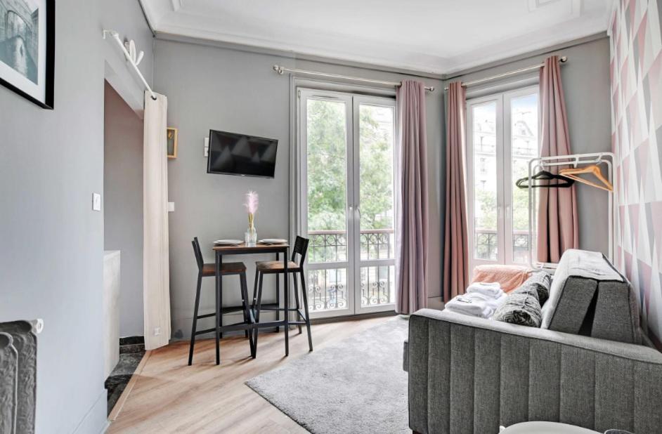 Apartment Republique - Magenta *