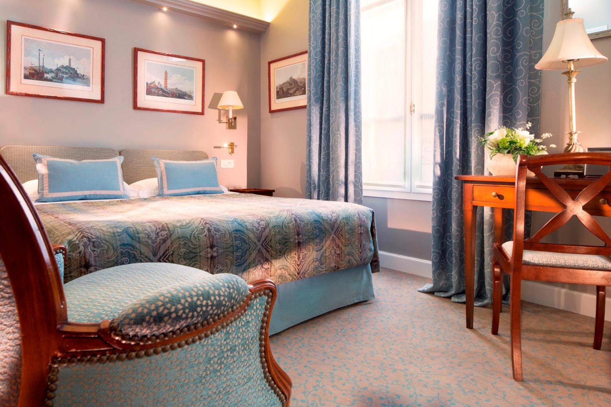Hotel Le Relais Saint Honore Paris