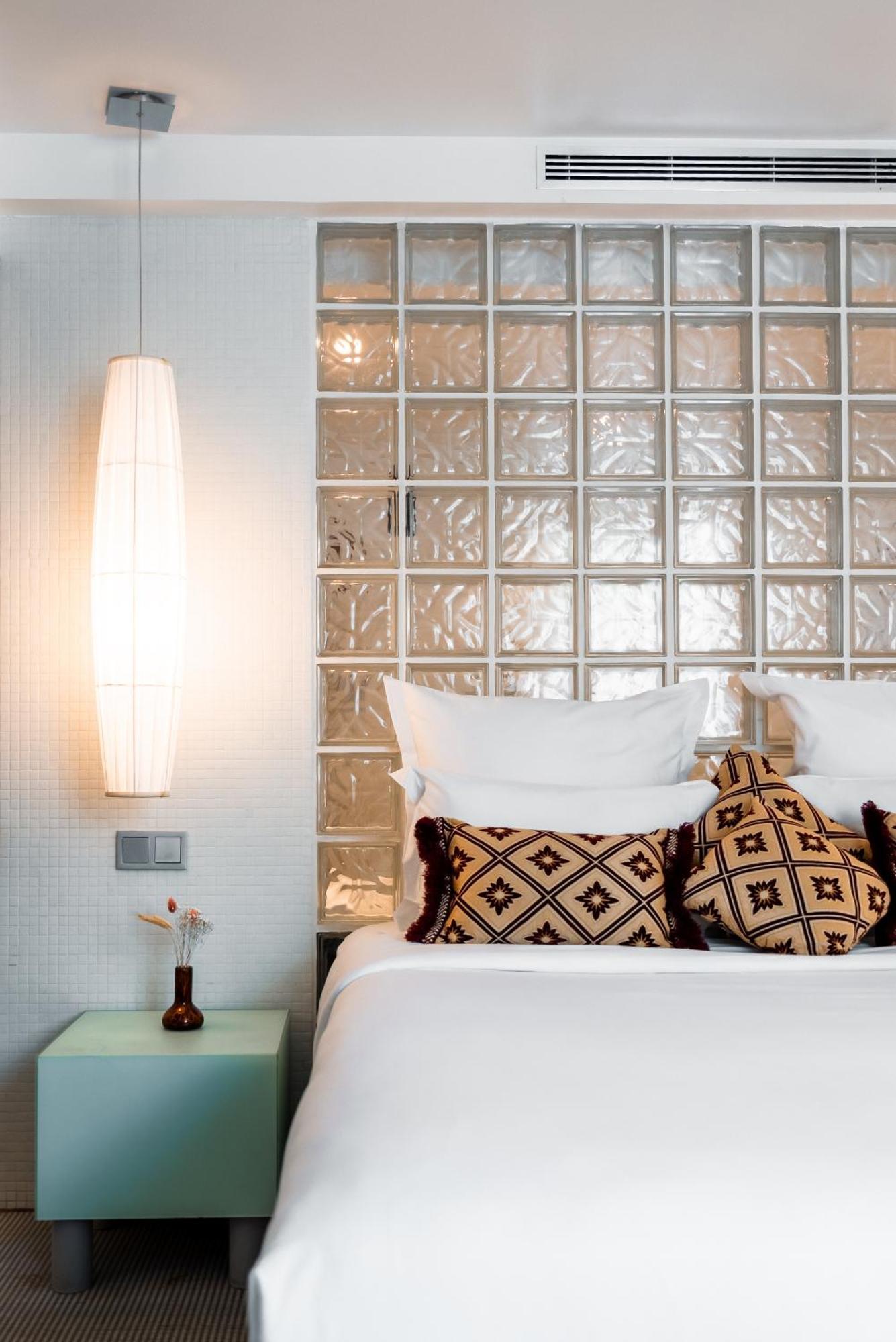 Kube Hotel Parigi