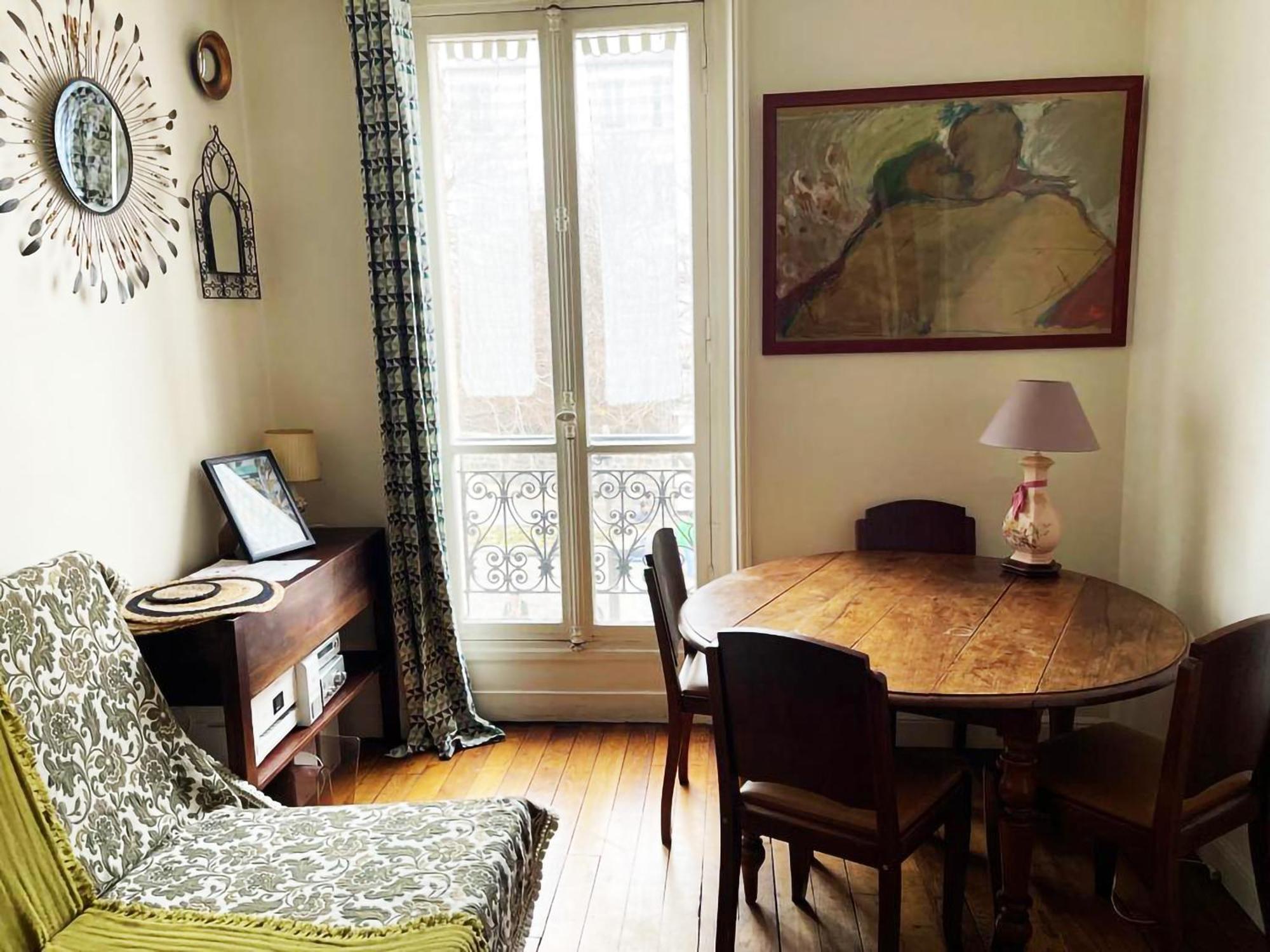 Flat In Montmartre/abbesses * Paris
