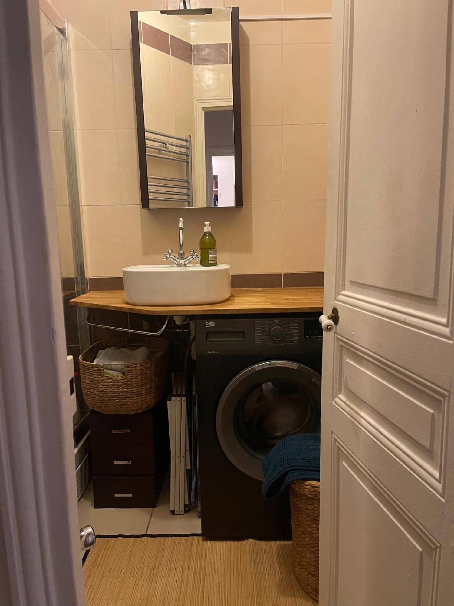 Flat In Montmartre/abbesses Paris