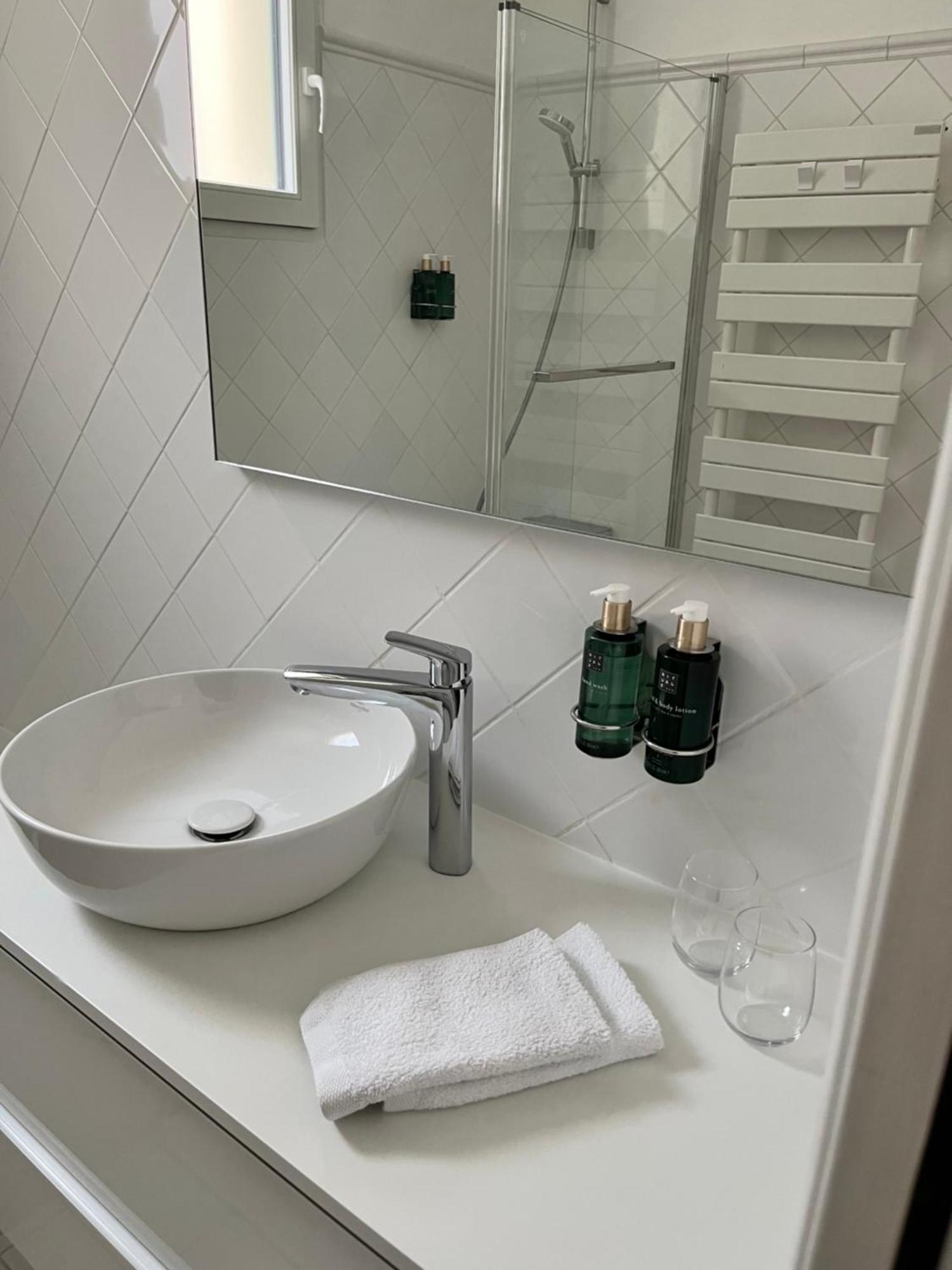 La D'auteuil, 16, Renovee Homestay *