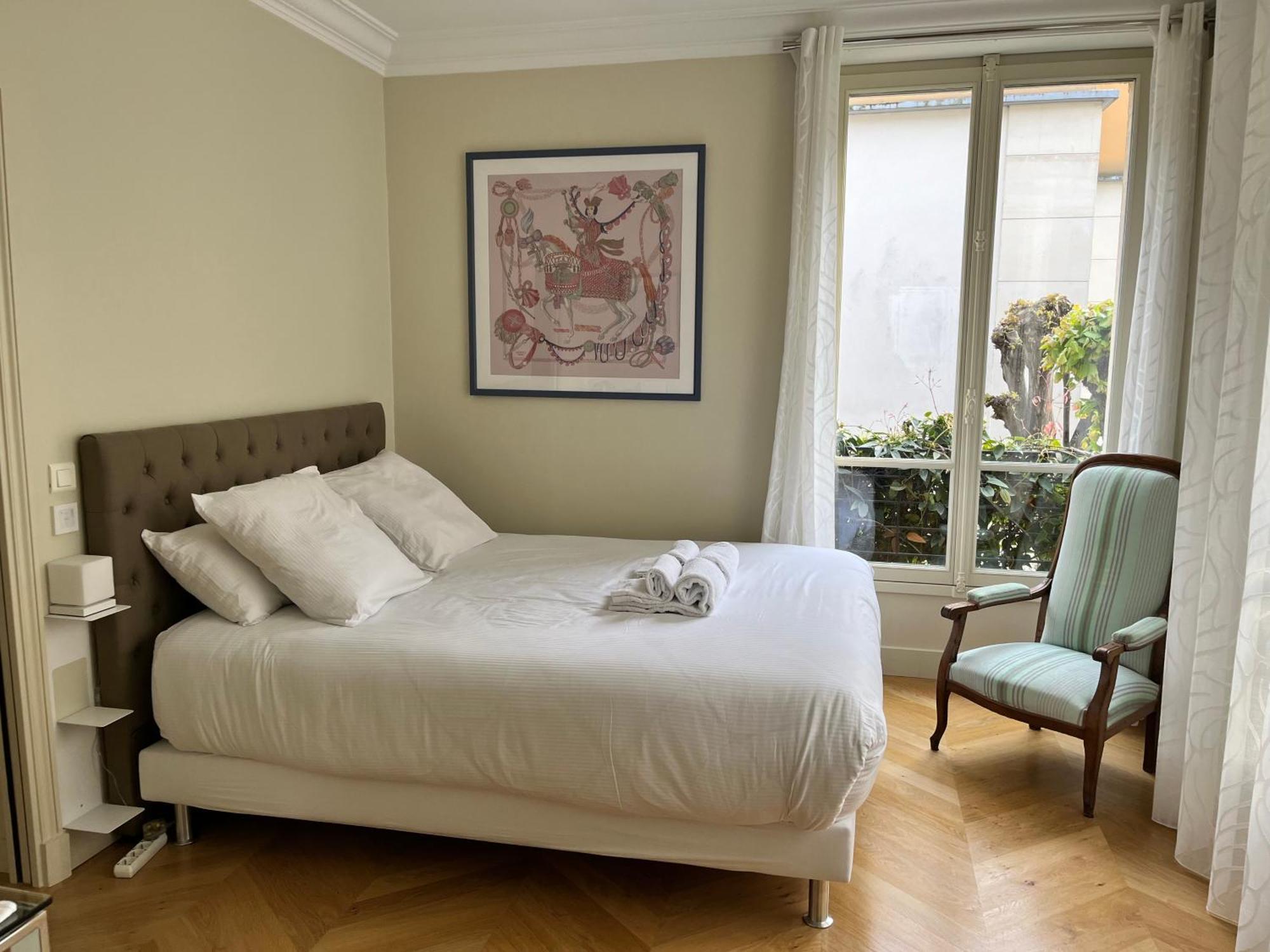 La D'auteuil, 16, Renovee Homestay Paris