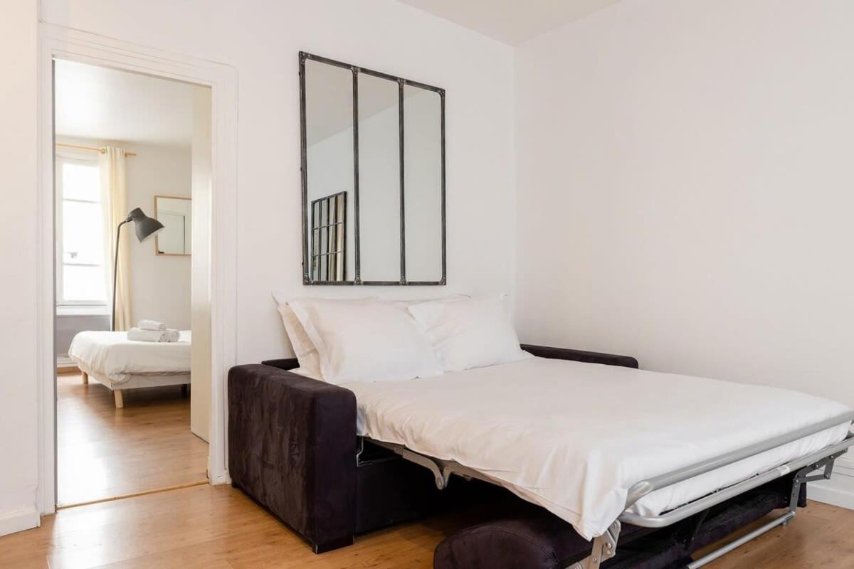 Avenue De Mars 2br Apartment Paris