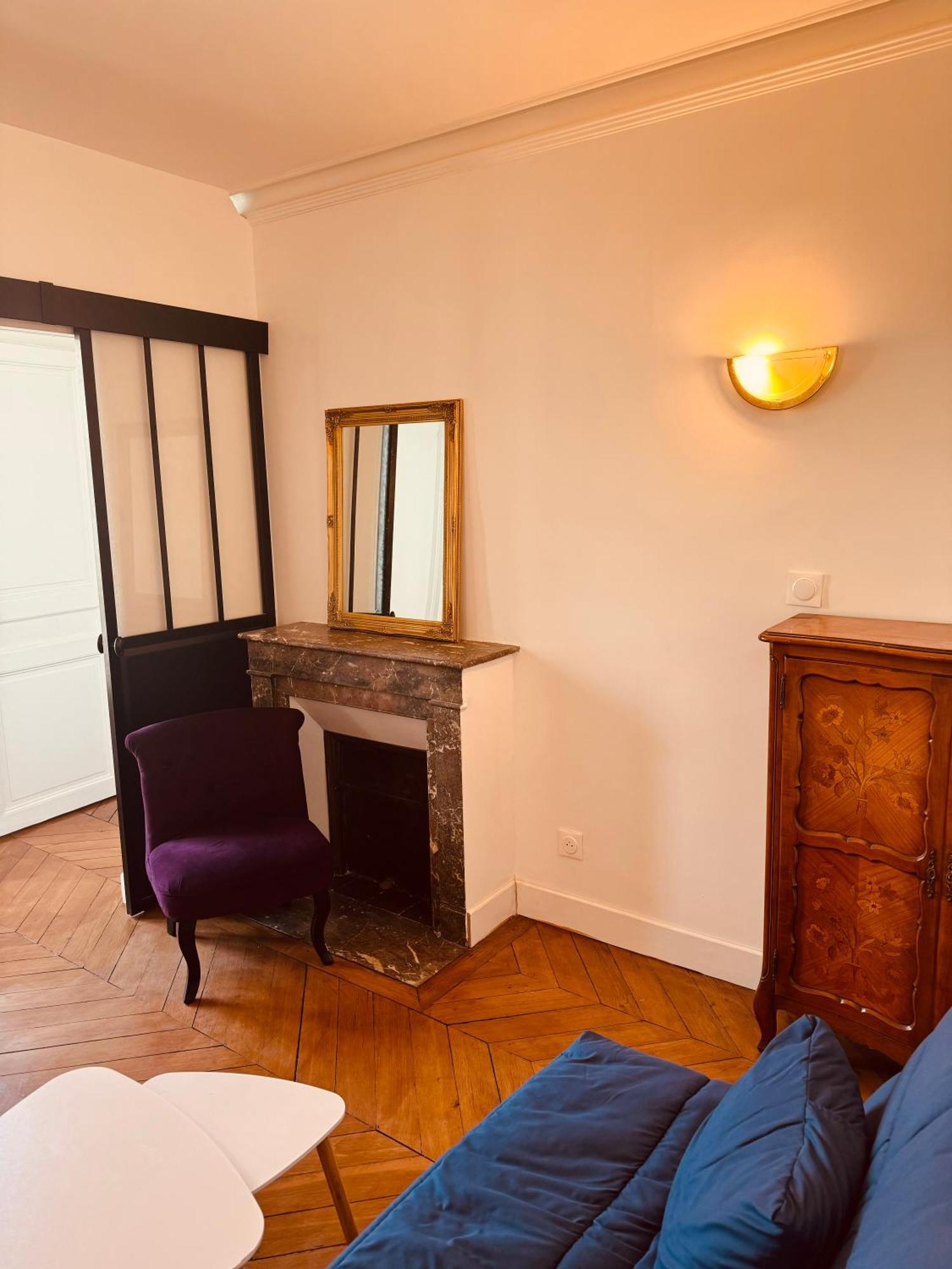 Grace In Apartment Paris