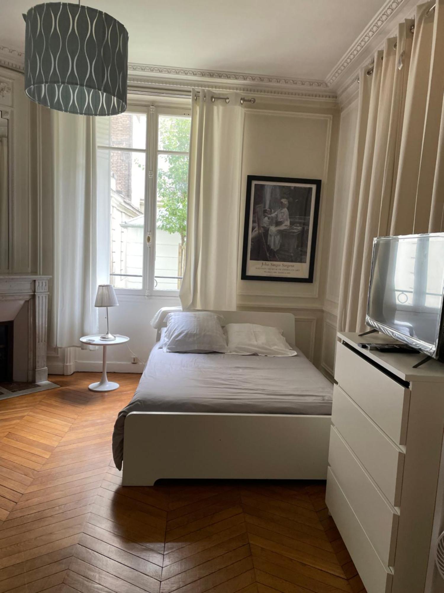 A Pres Du Pont Mirabeau Et Tour Eiffel Apartment *