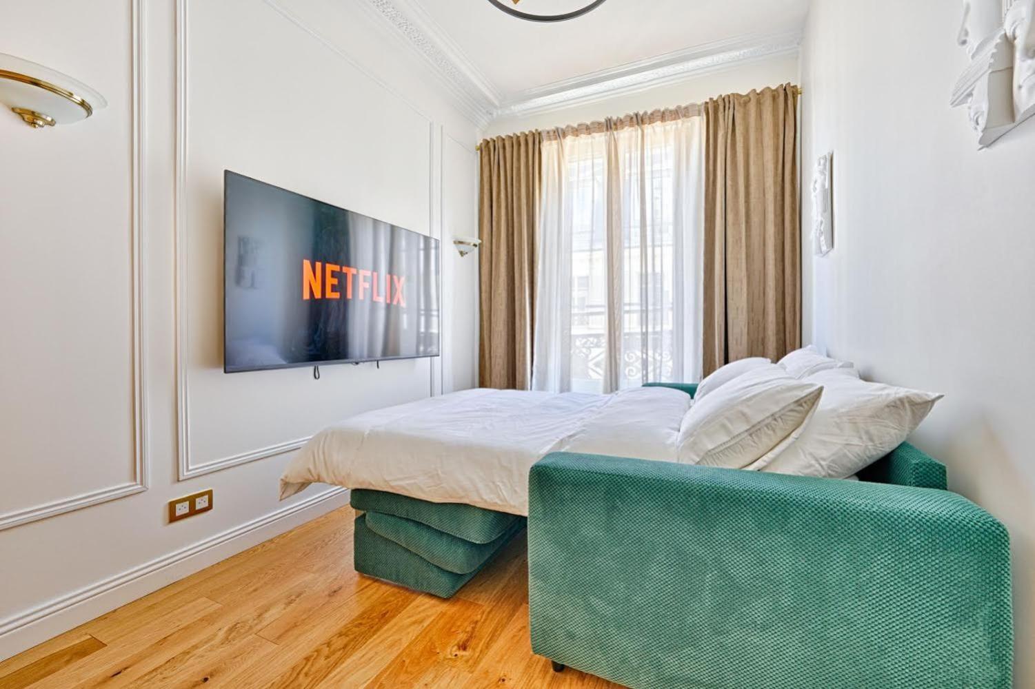 Emerald Apartment