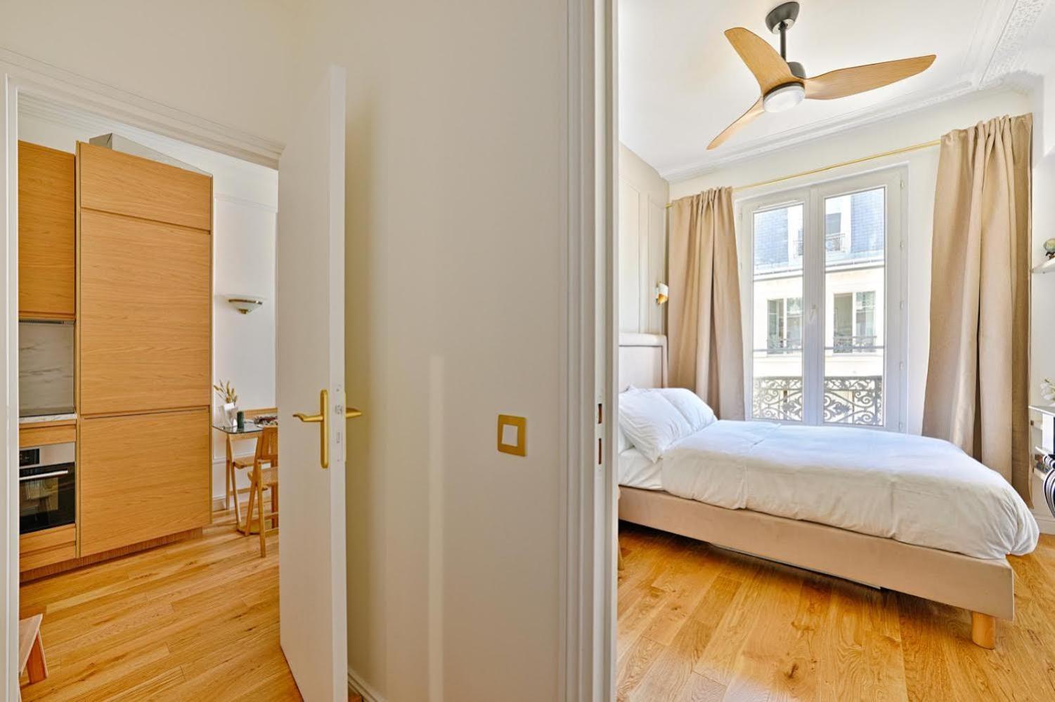 Apartment Emerald Paris