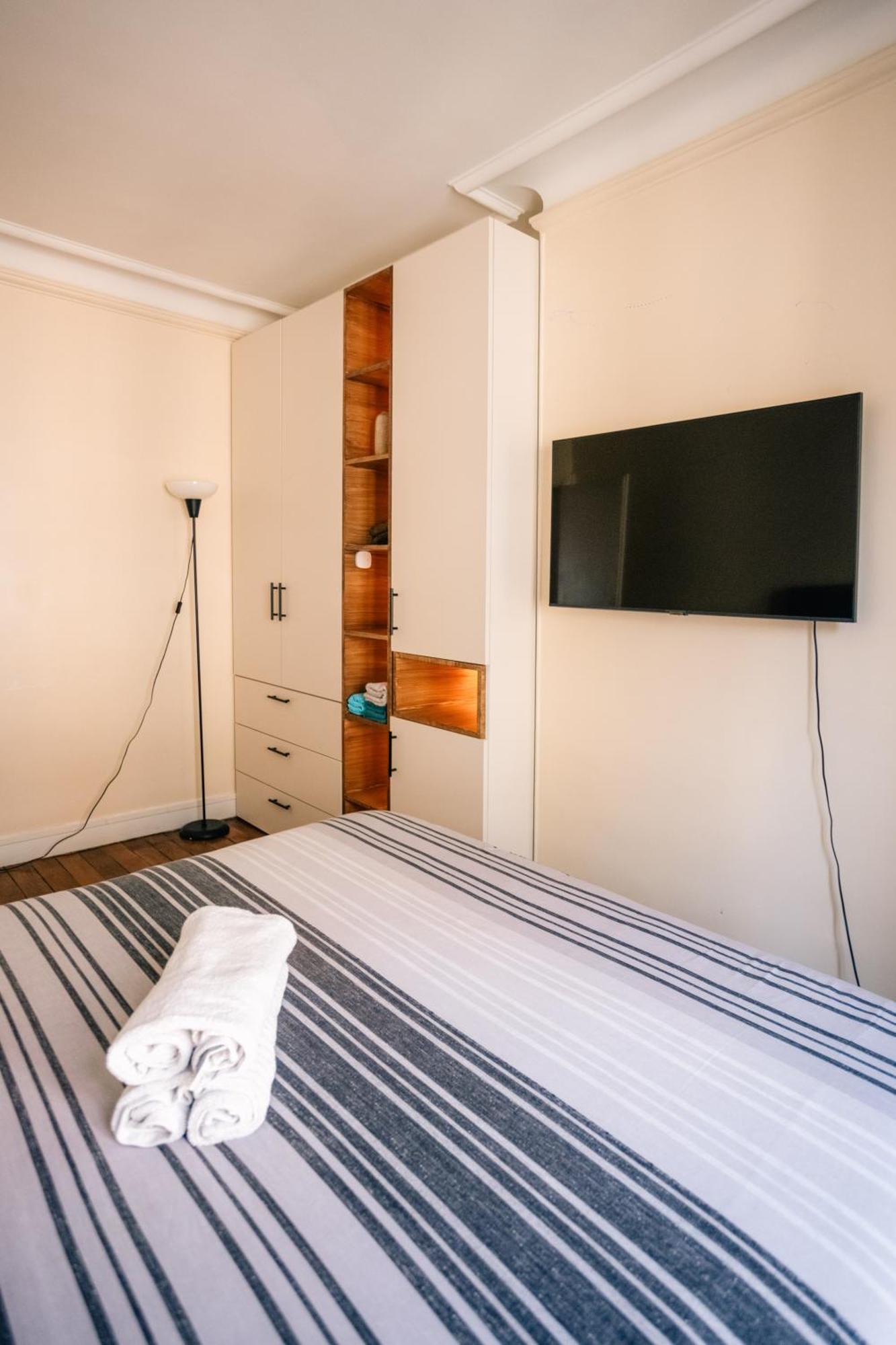 The Chaming Bastille Apartment