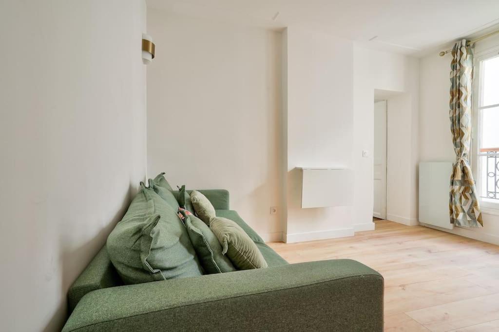 A Montmartre-sacre Coeur Apartment
