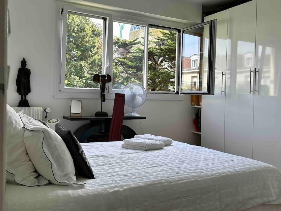 Private Bedrooms Near Eiffel Tower Paris