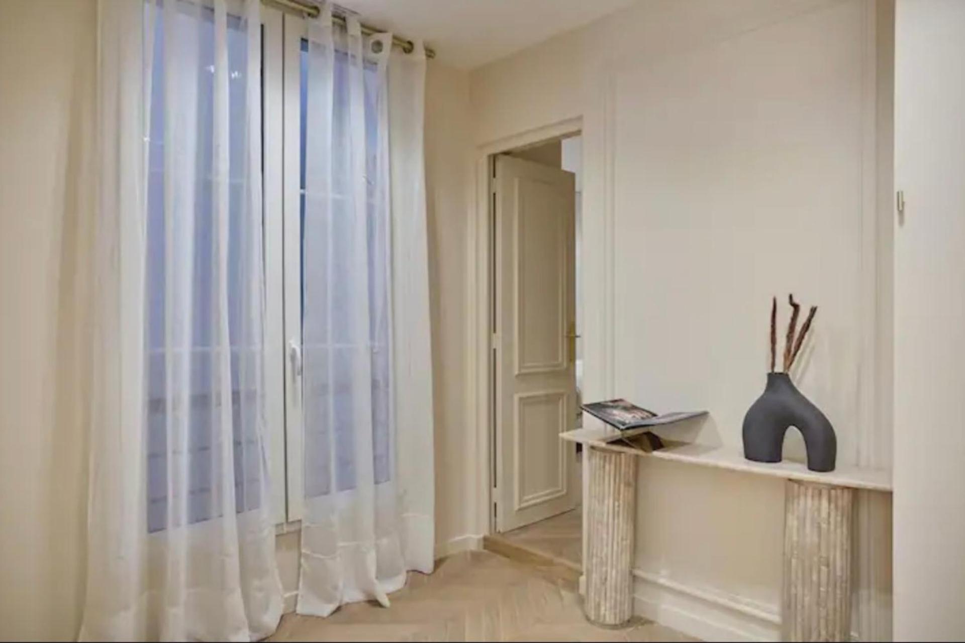 Luxurious Parigi
