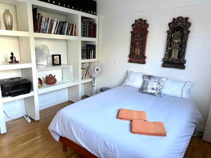 Private Bedrooms Near Eiffel Tower Homestay *