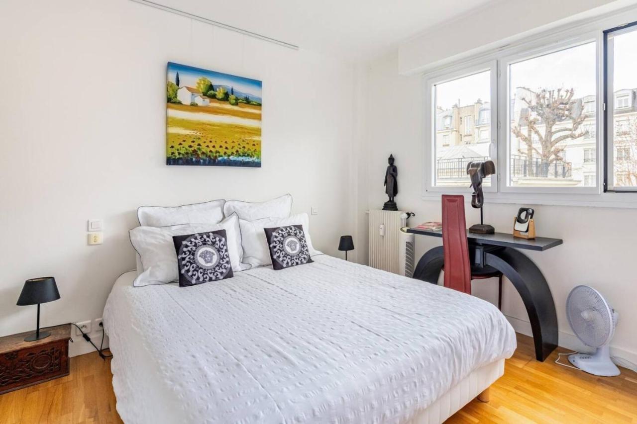 Private Bedrooms Near Eiffel Tower *