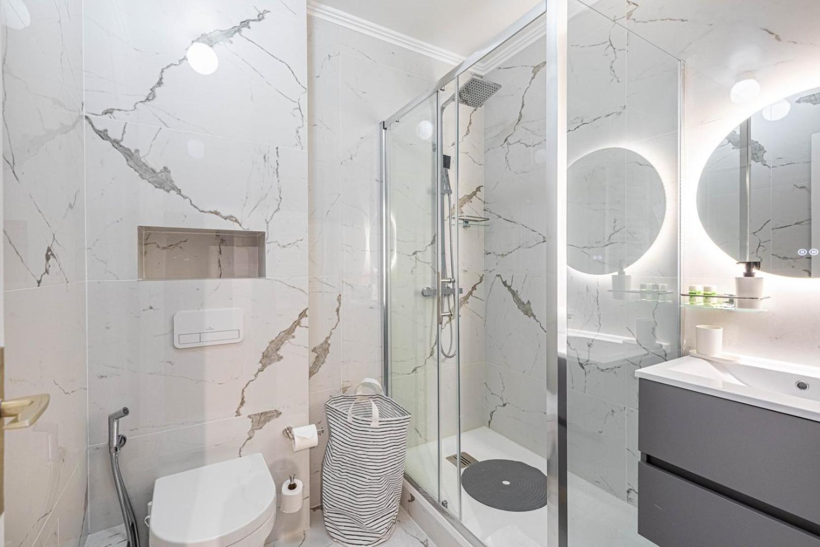 Guestready - Moderne Pres De L'arc De Triomphe Appartamento