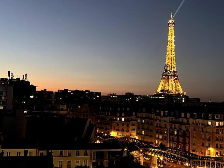 Tour Eiffel - Vue Imprenable Au-dessus Des Toits, Balcon Appartamento Parigi
