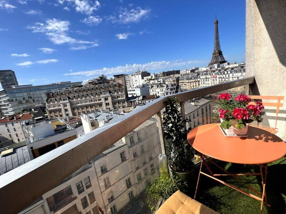 Tour Eiffel - Vue Imprenable Au-dessus Des Toits, Balcon Appartamento *