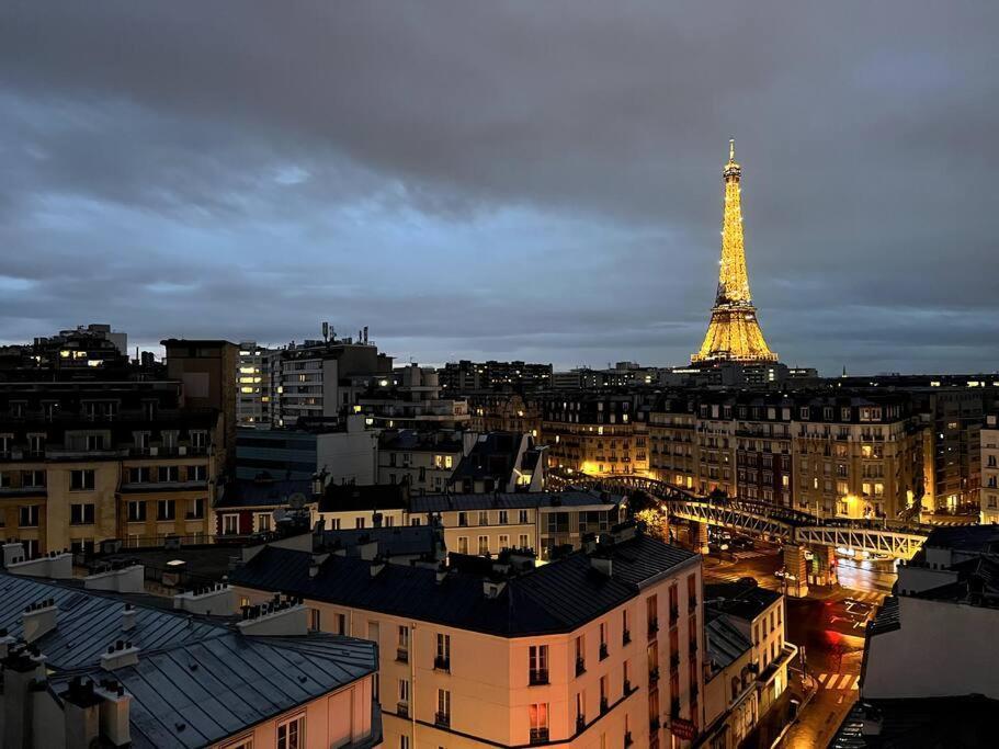Appartamento Tour Eiffel - Vue Imprenable Au-dessus Des Toits, Balcon
