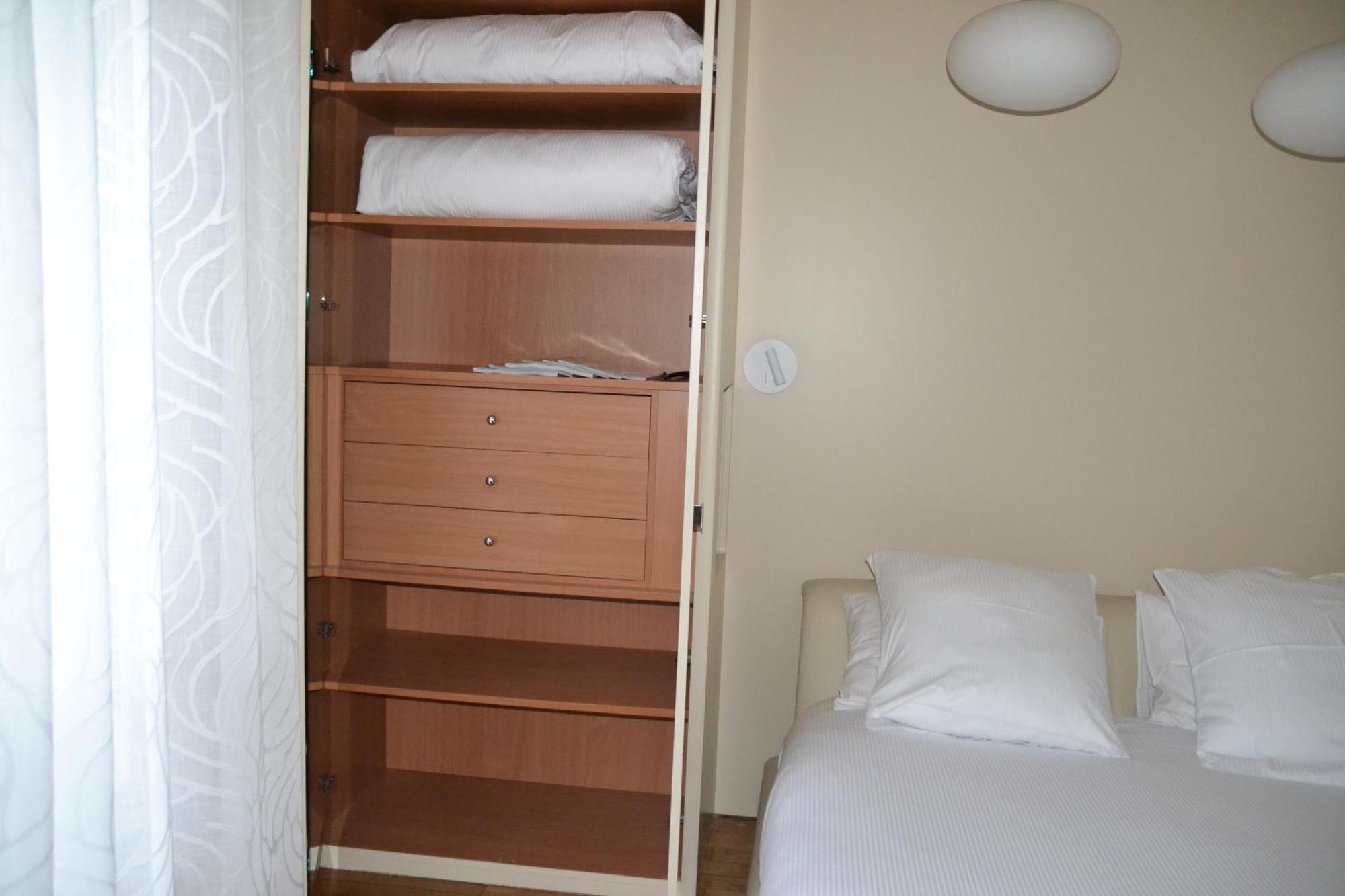 La D'auteuil, 16, Renovee Homestay