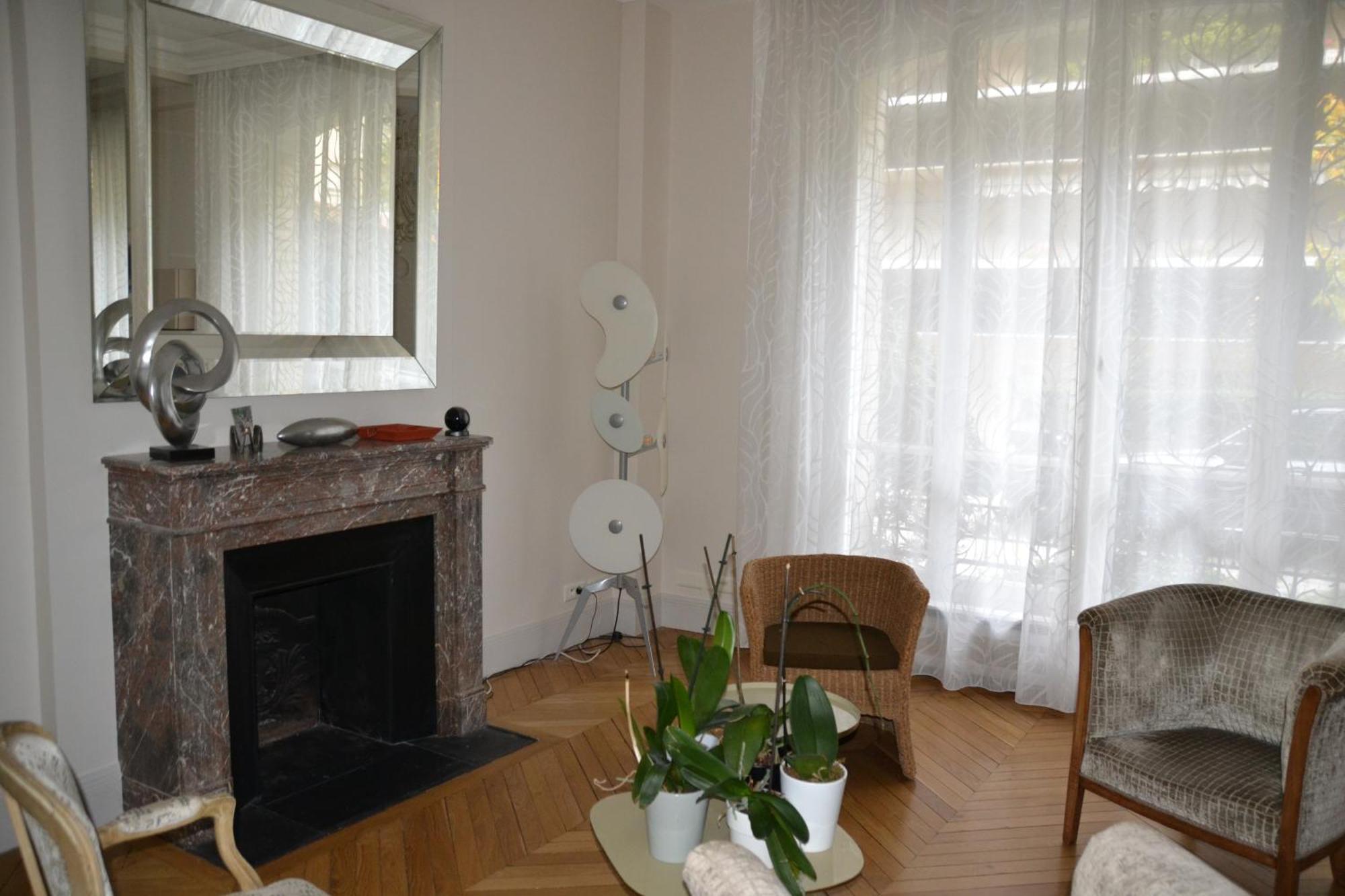 Homestay La D'auteuil, 16, Renovee Paris